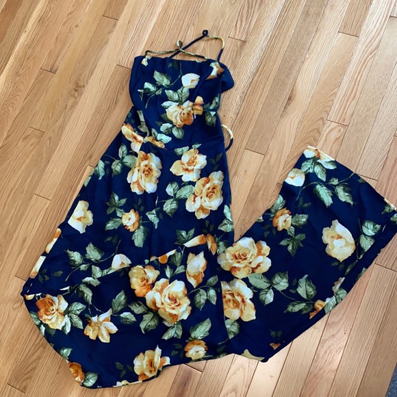 Gorgeous cross tie back jumper - Picture 1 of 9